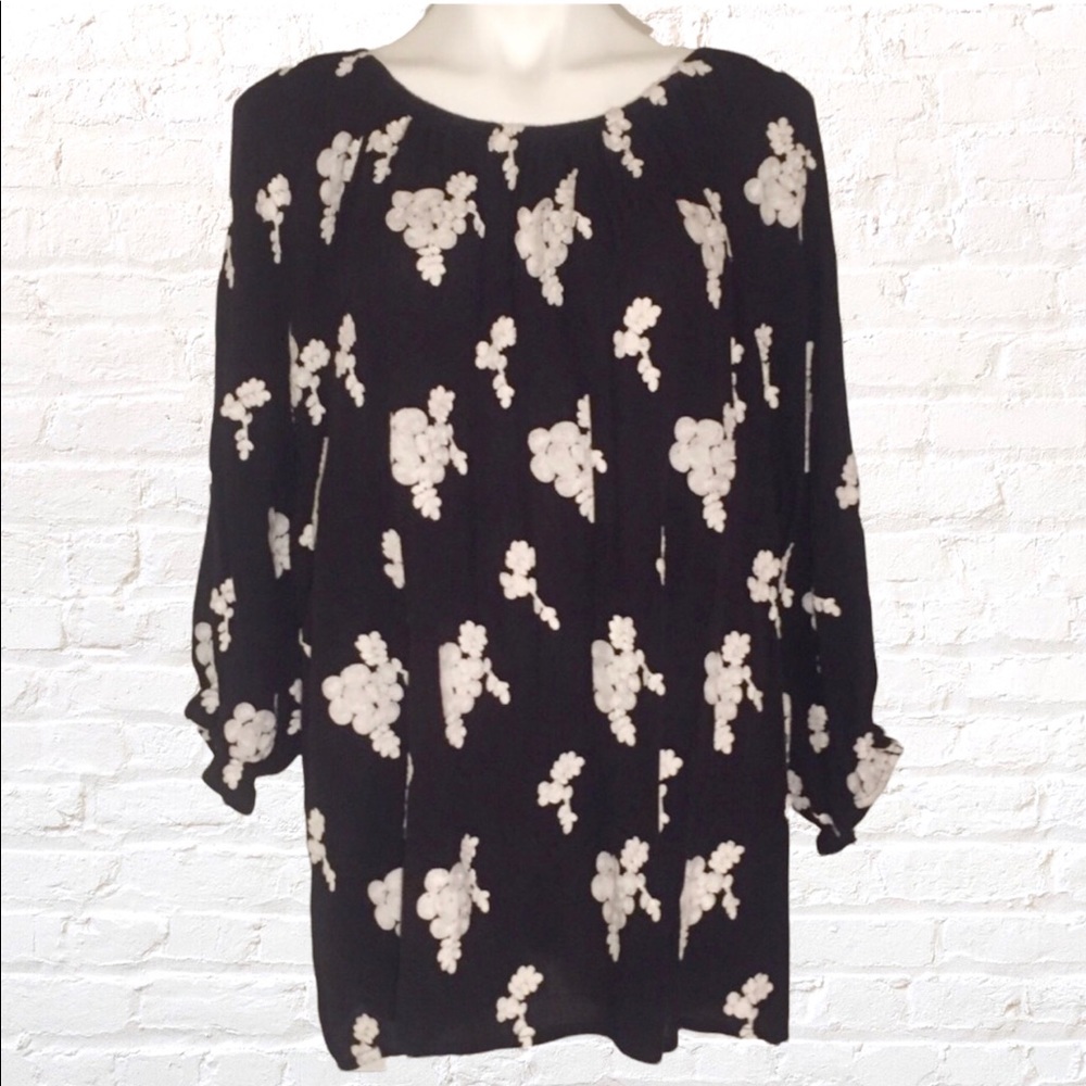 New Chelsea & Theodore 
Embroidery lace T…